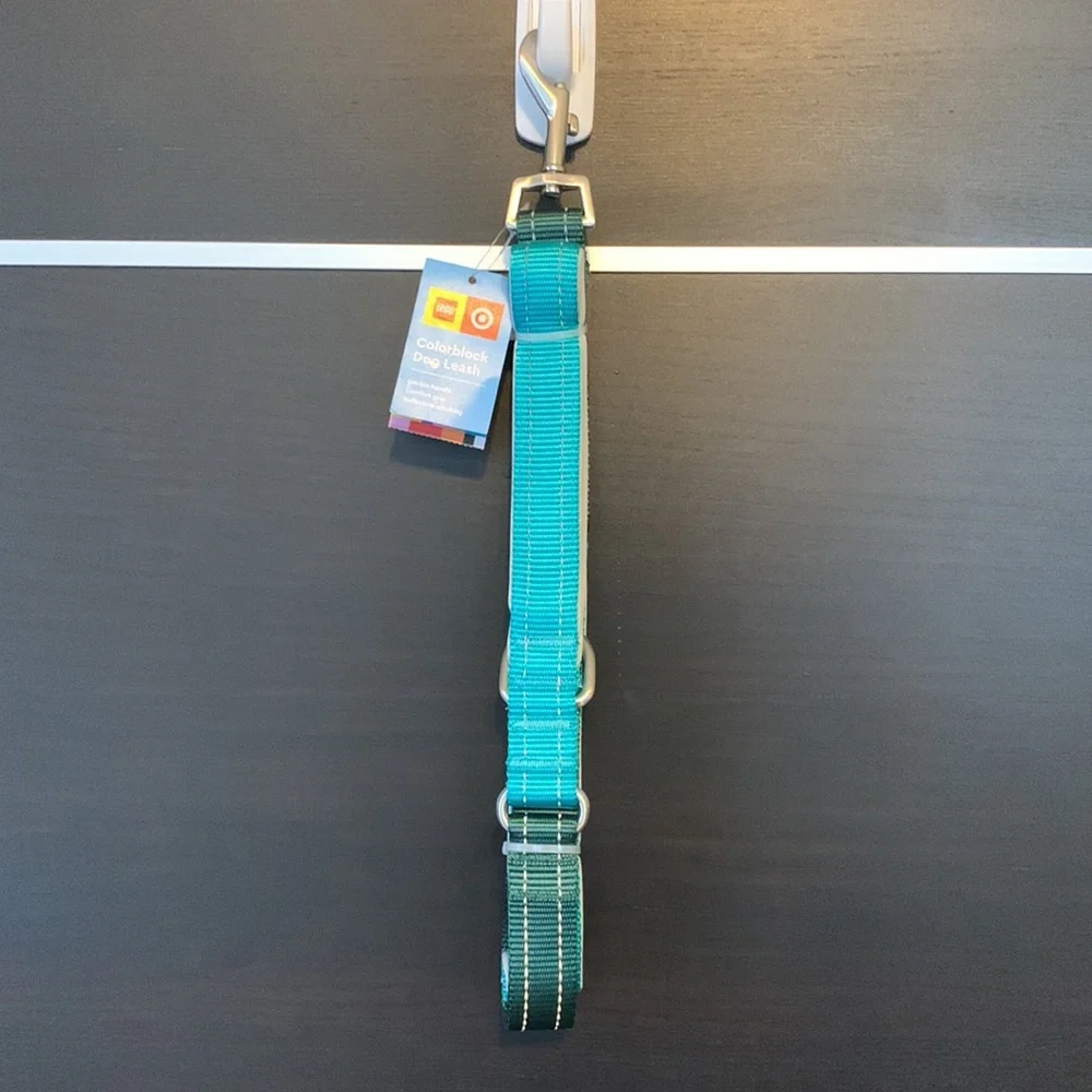 LEGO LIMITED EDITION Colorblock Dog Leash in Green
